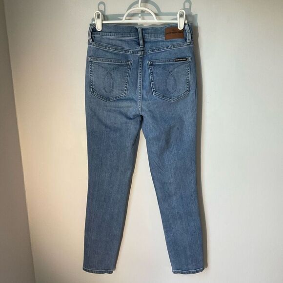 Calvin Klein Skinny Medium Wash Jeans. Size 26 - Picture 4 of 8